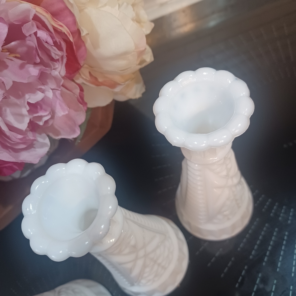 Vintage Milk Glass Bud Vase Set Of 3 - Picture 5 of 7